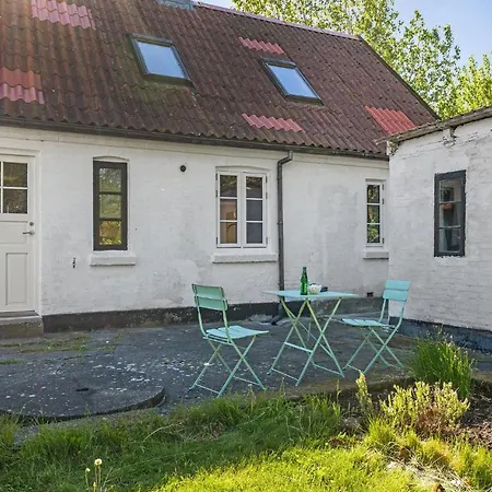Dom wakacyjny 1 Bedroom Lovely In *