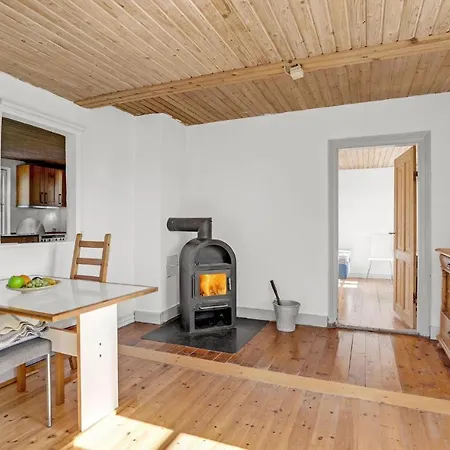 Dom wakacyjny 1 Bedroom Lovely In *